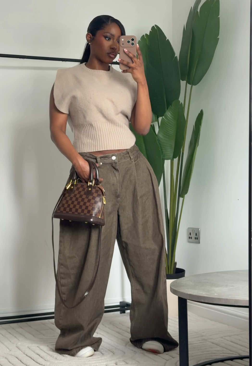 @Lala