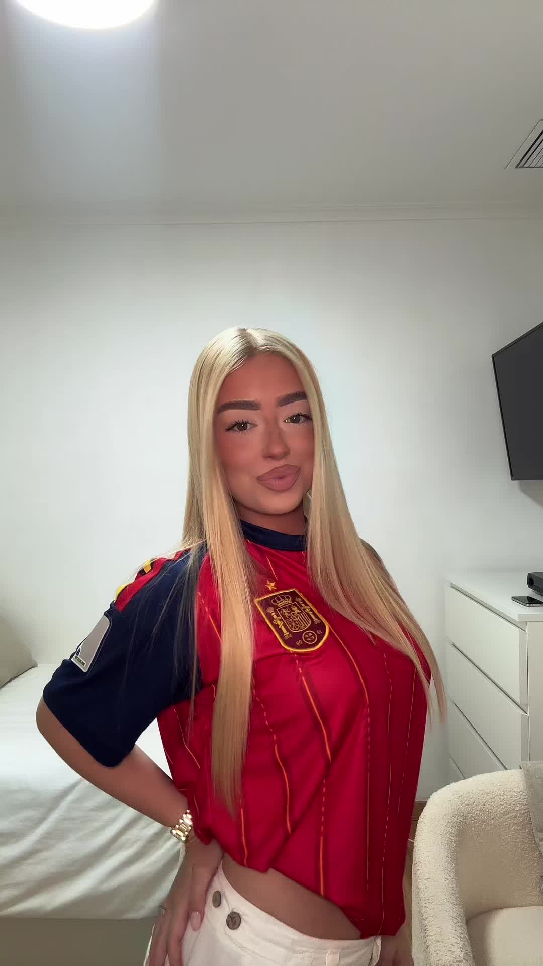 @Carolmtnz_