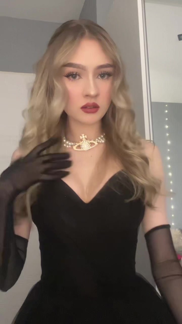 @𝑲𝒂𝒓𝒐𝒍𝒊𝒏𝒂 ౨ৎ