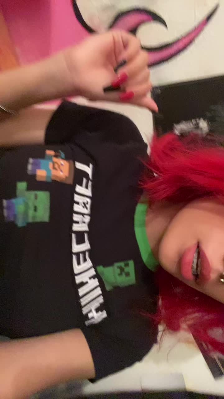 @:3