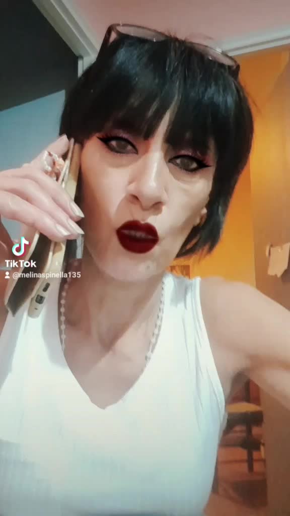 @melinaspinella