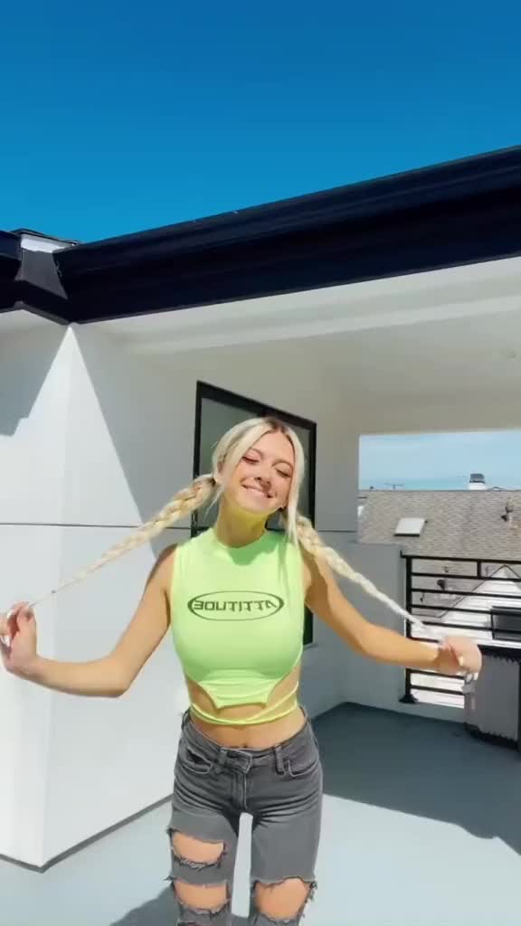 @Cocoquinn