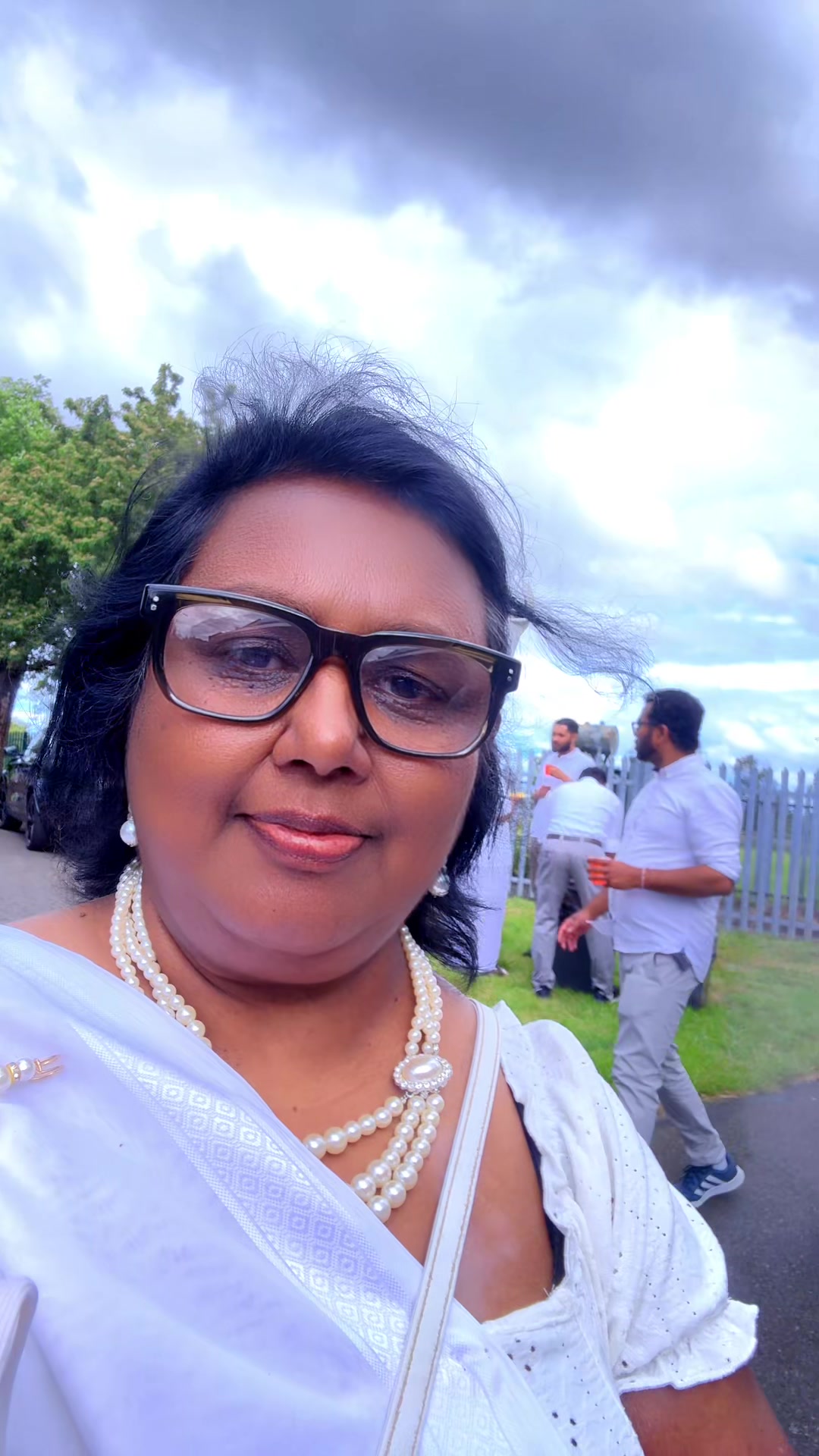 @SS🎤Gee🎶🇬🇧❤️🇱🇰