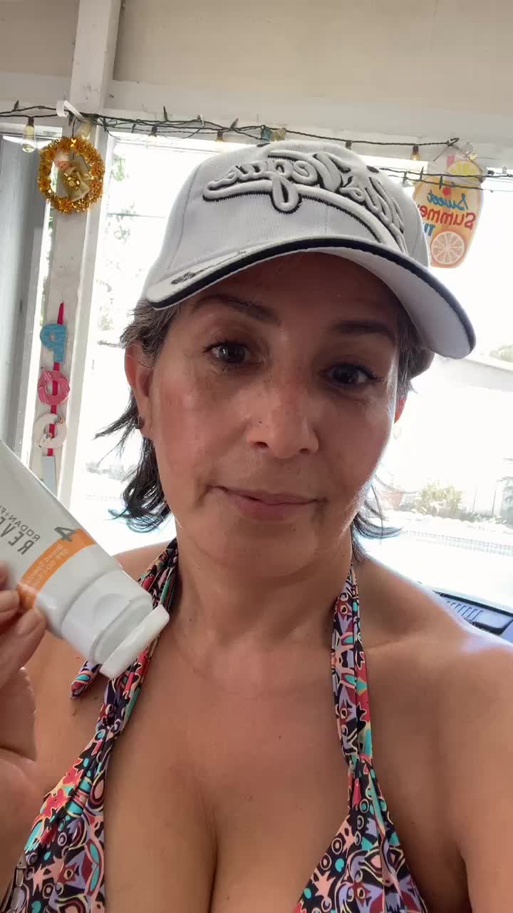 @Luc&iacute;a Santiago
