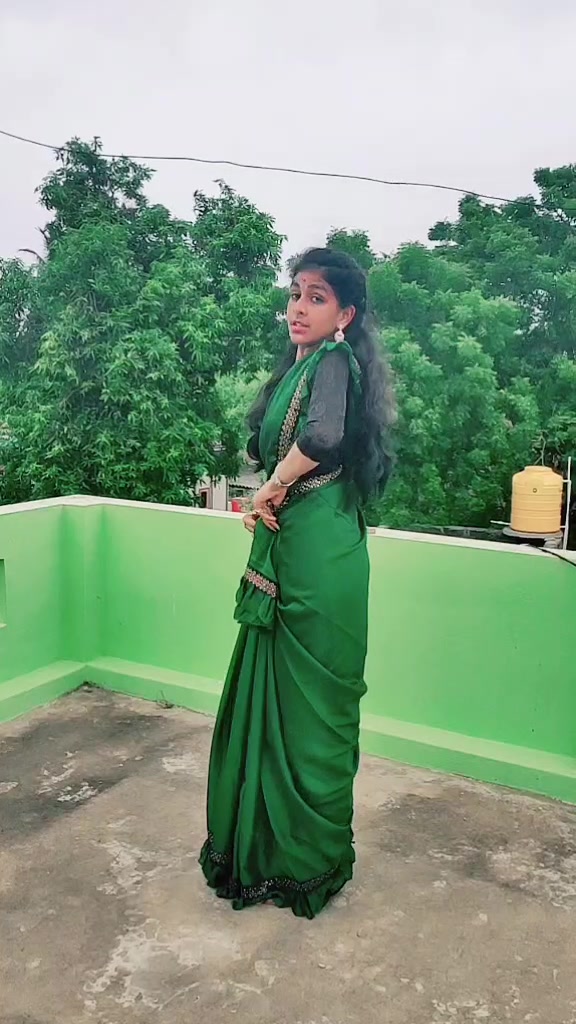 @👑KEERTHY👑