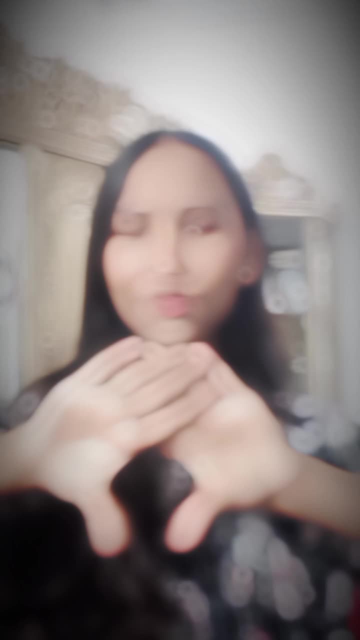 @btW itS meH 🖤😩