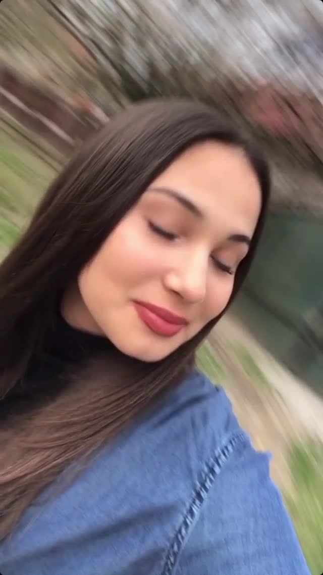 @Alexandraa_12