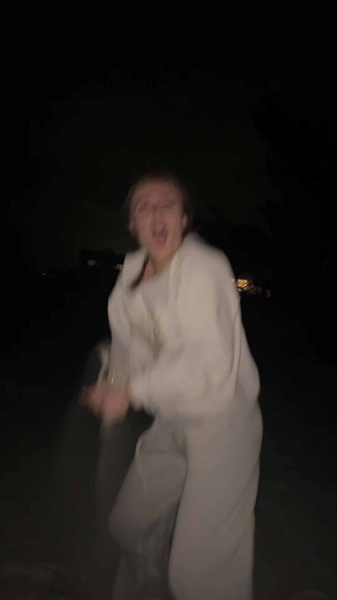 @bella