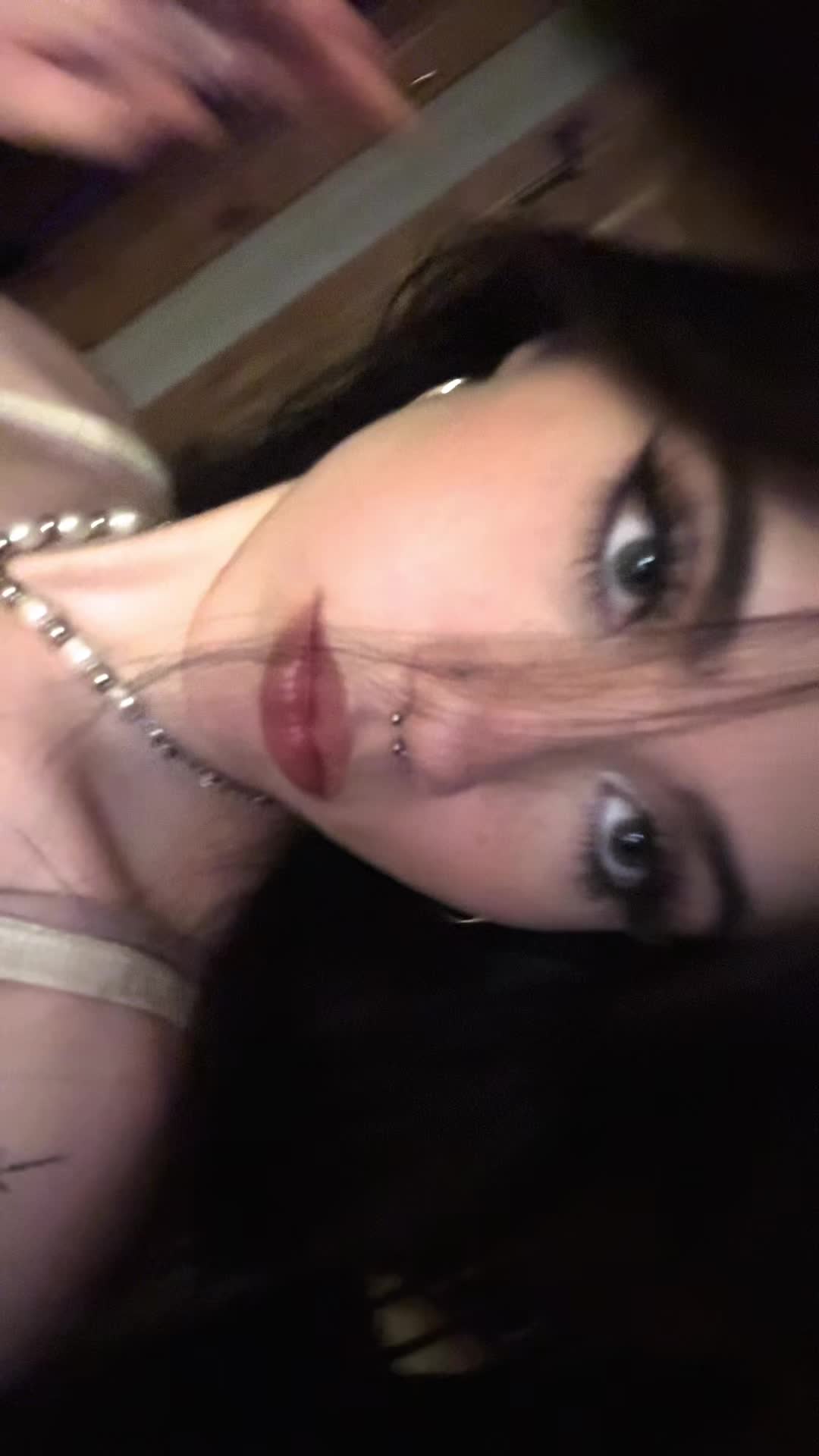 @Ella