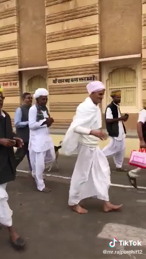 @uj