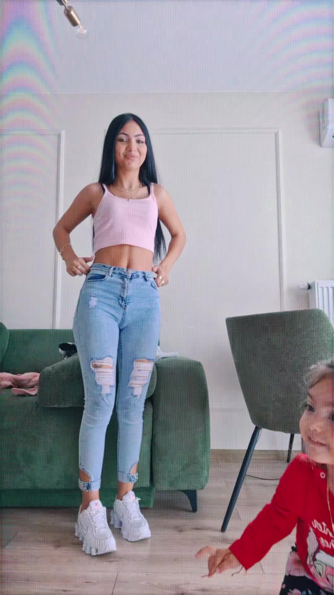 @denisaamira29