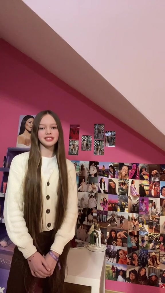 @𝗝𝘂𝗹𝗮 || 𝗖𝗵𝗮𝗽𝗹𝗶𝘃𝘇 ✿