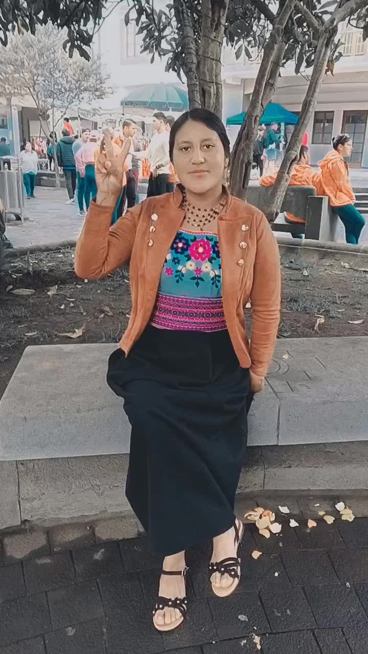 @🎀Adriana-13🤍🇪🇨