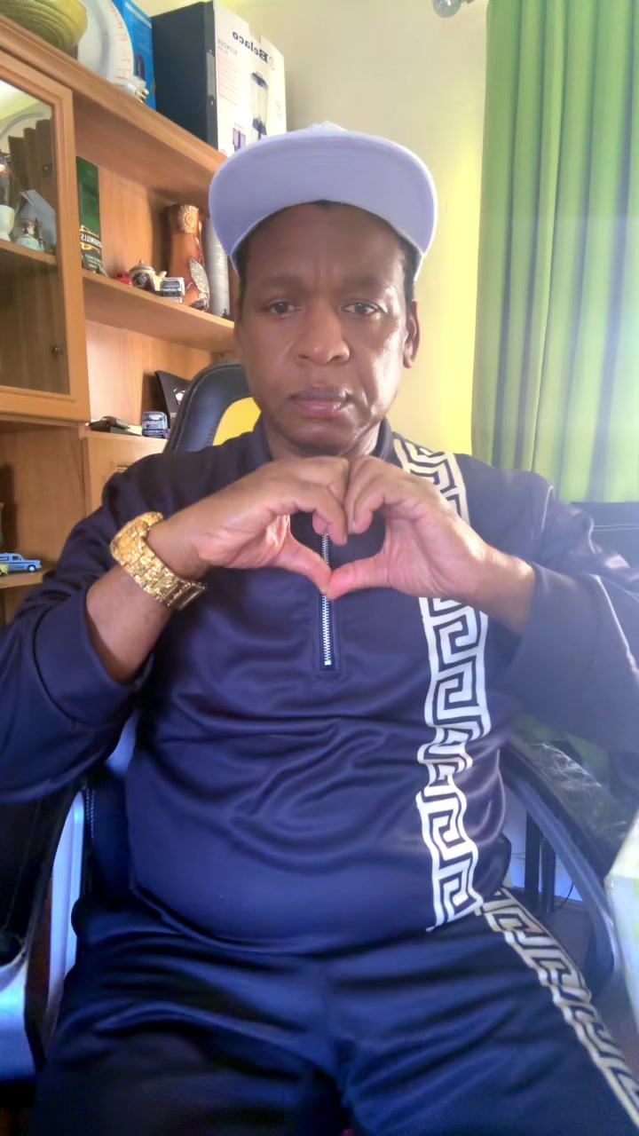 @HOWARD MUTANDA