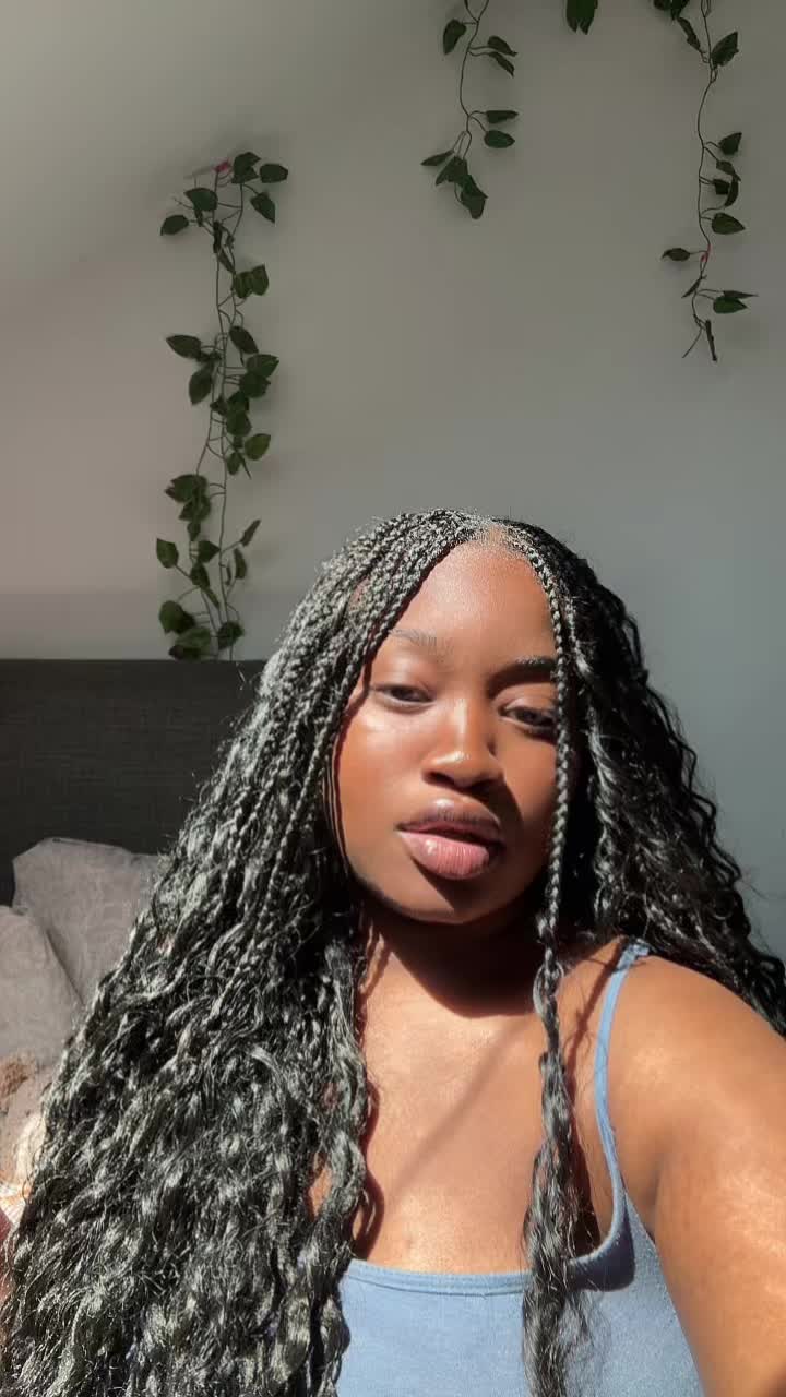 @Laylay