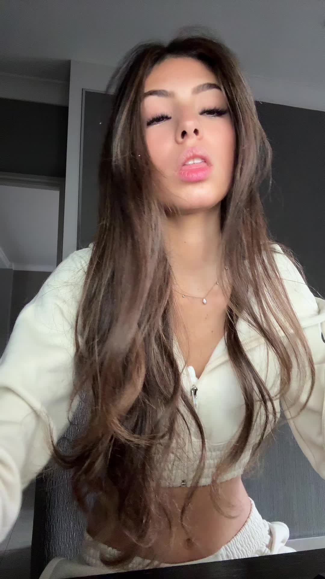 @ellie