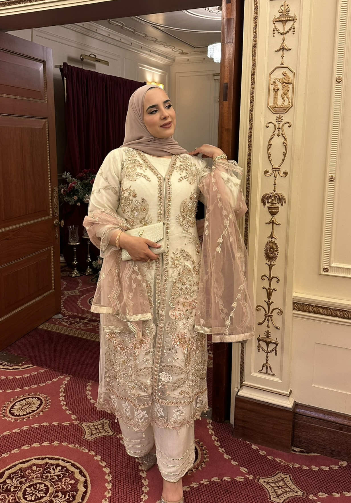 @Naira | Fashion & Lifestyle