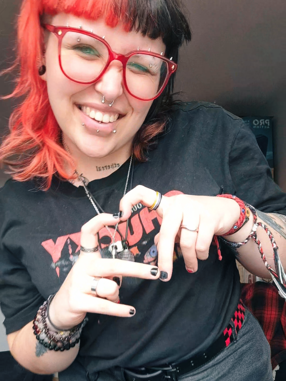 @🖤 𝕰𝖓𝖛𝖞 ❤️ (they/them)
