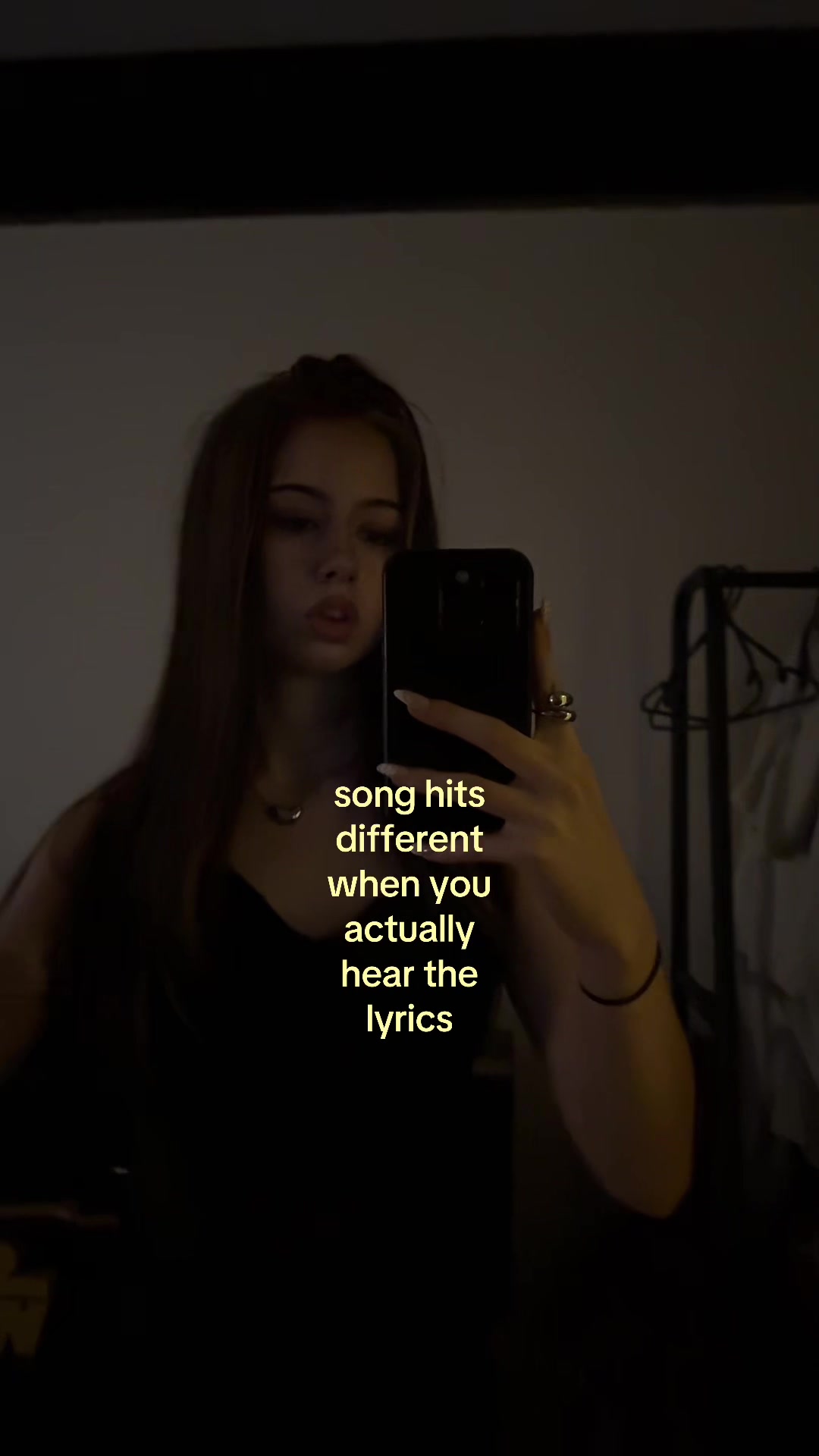 @𑣲𝄞lolarae