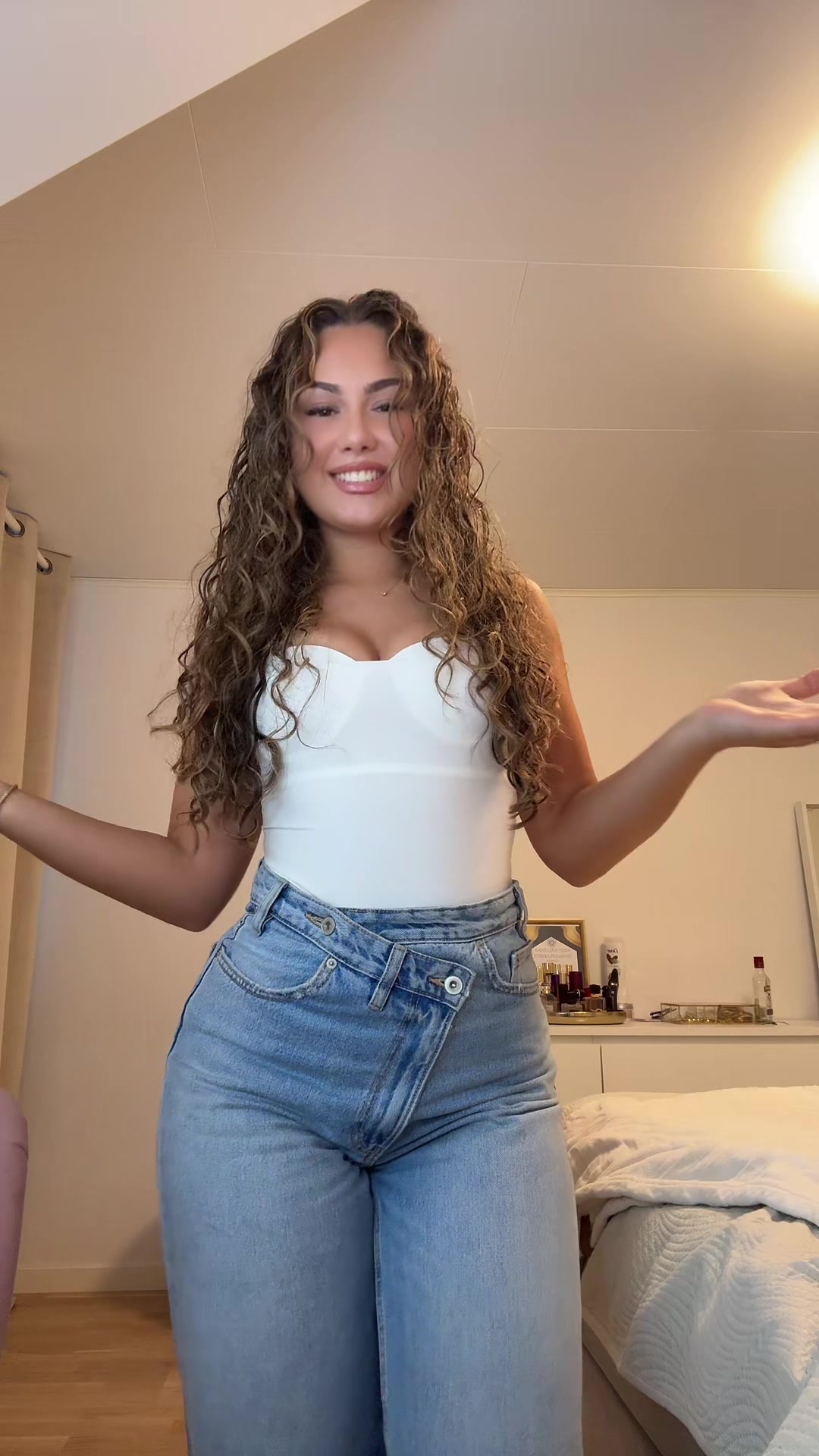 @𝑬𝑯