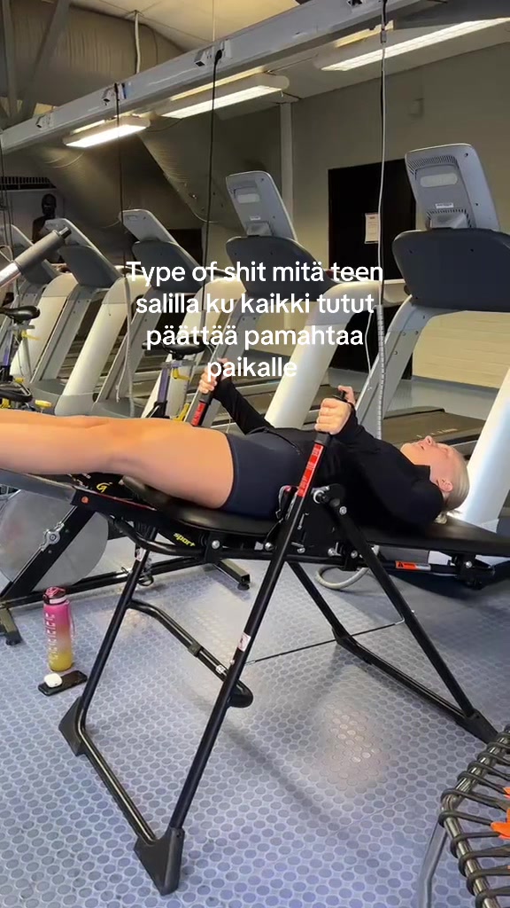 @ELLA🤠