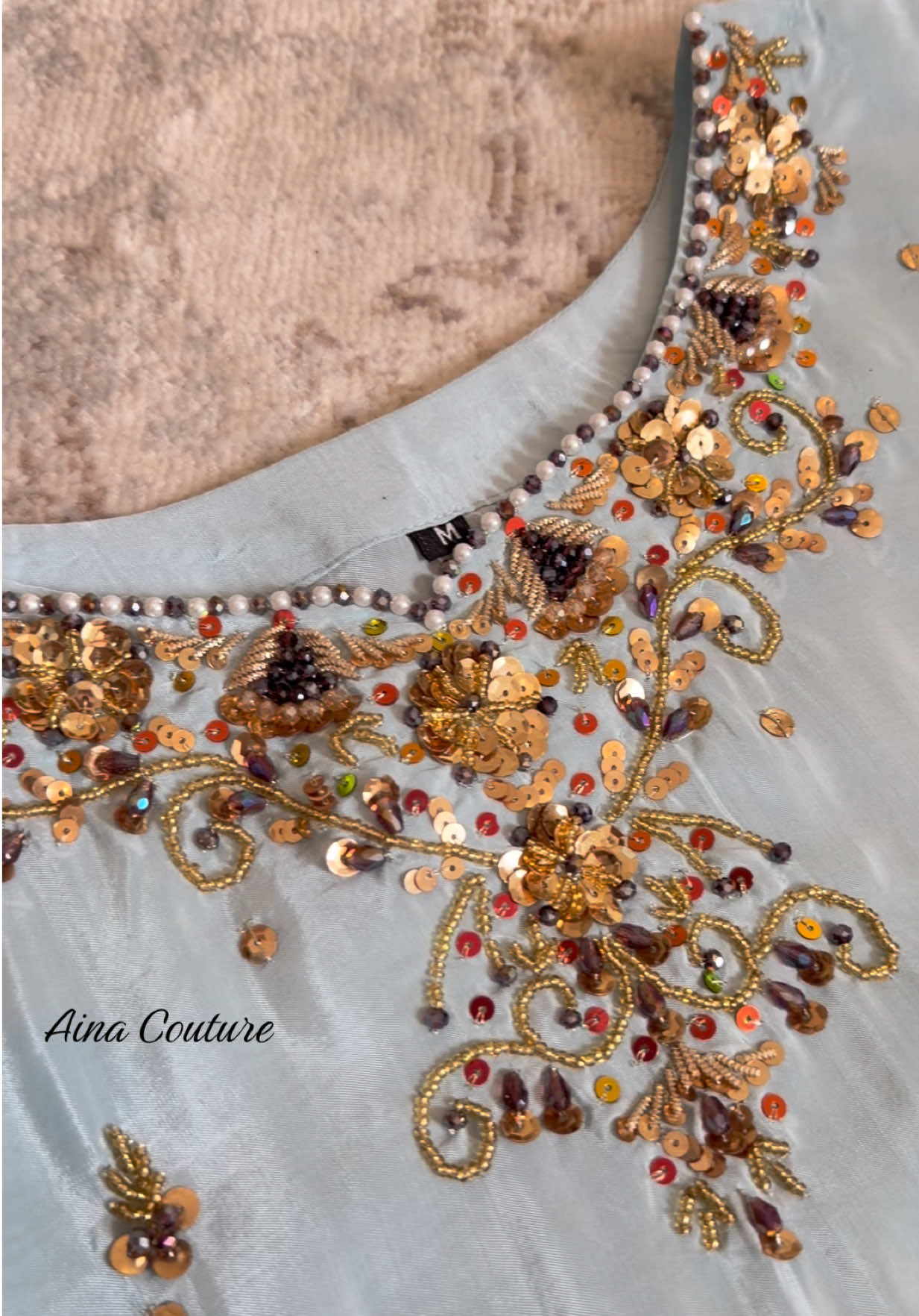 @Aina__couture