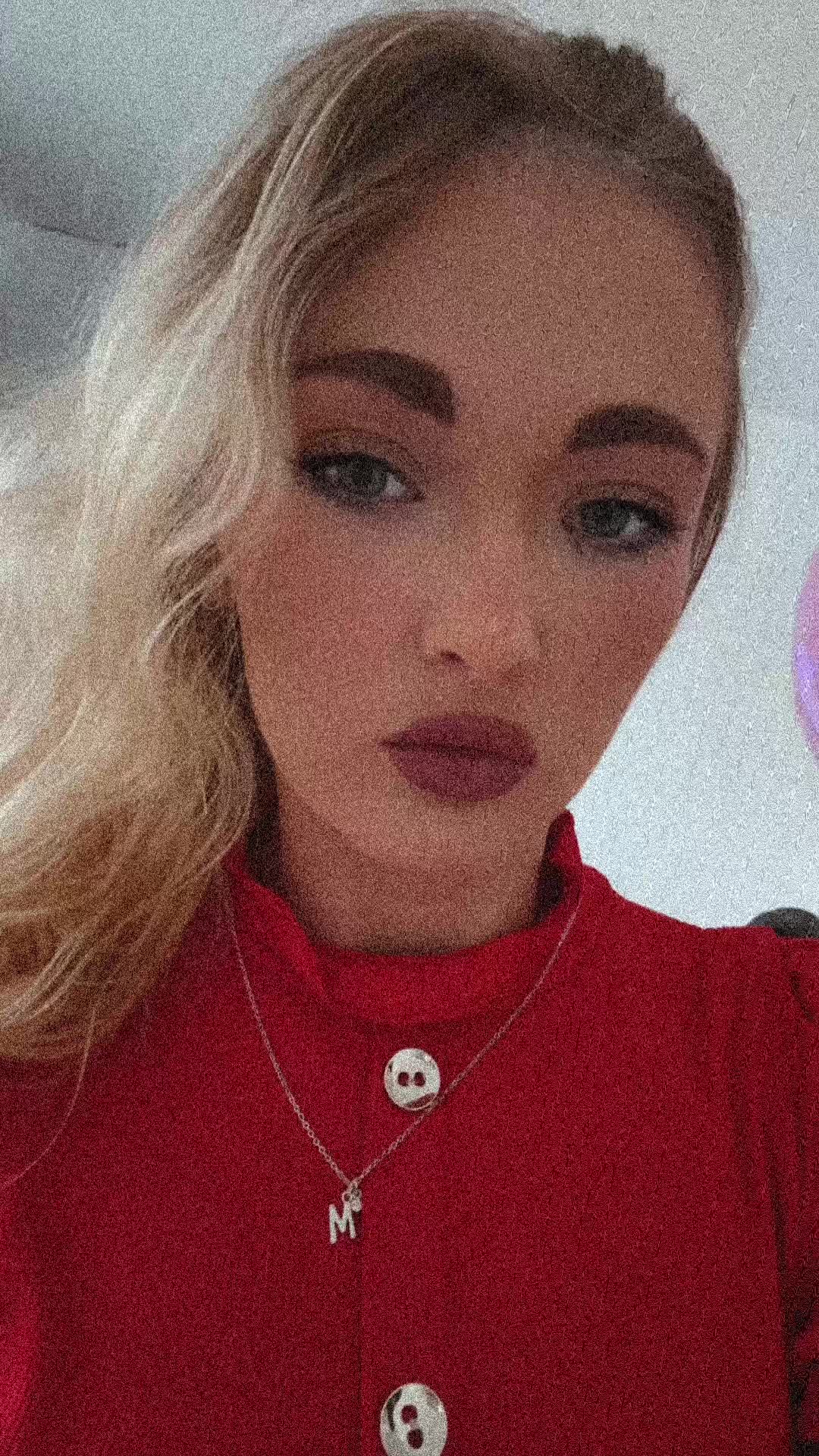 @chloe J
