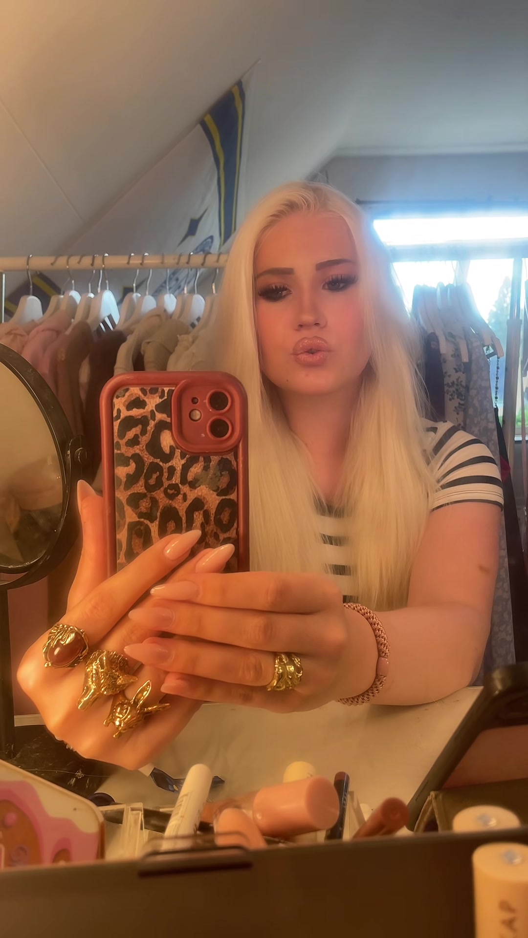 @Leontina