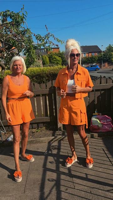 @Cheeky twins