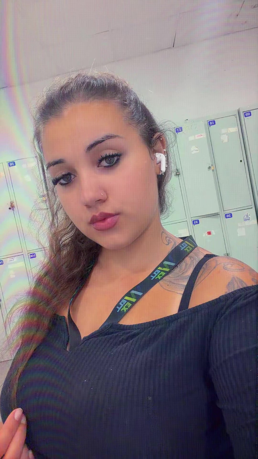 @B.B