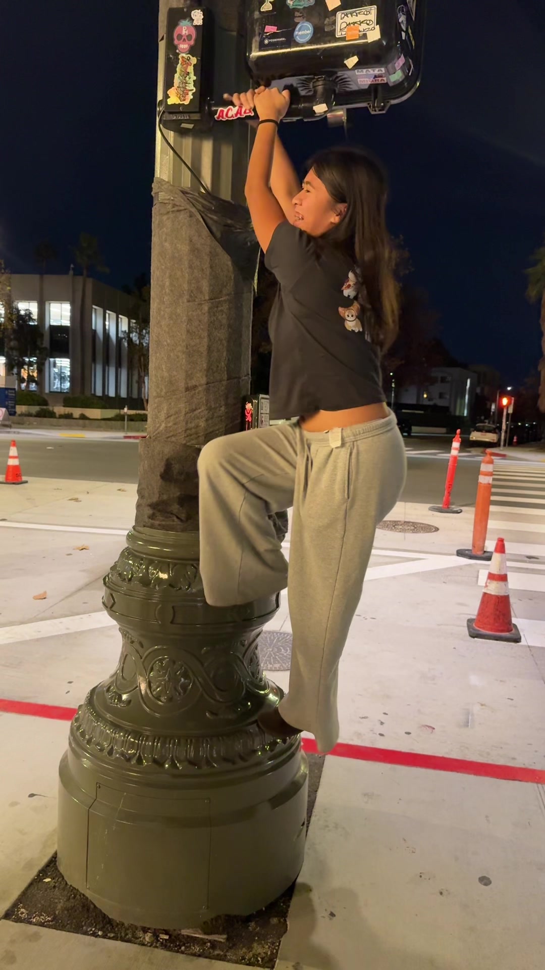 @mikaella