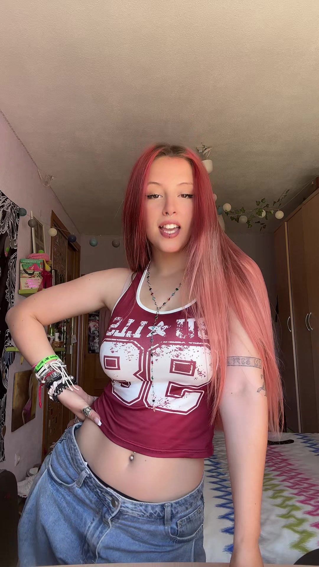 @𝔰𝔞𝔯𝔞🦋