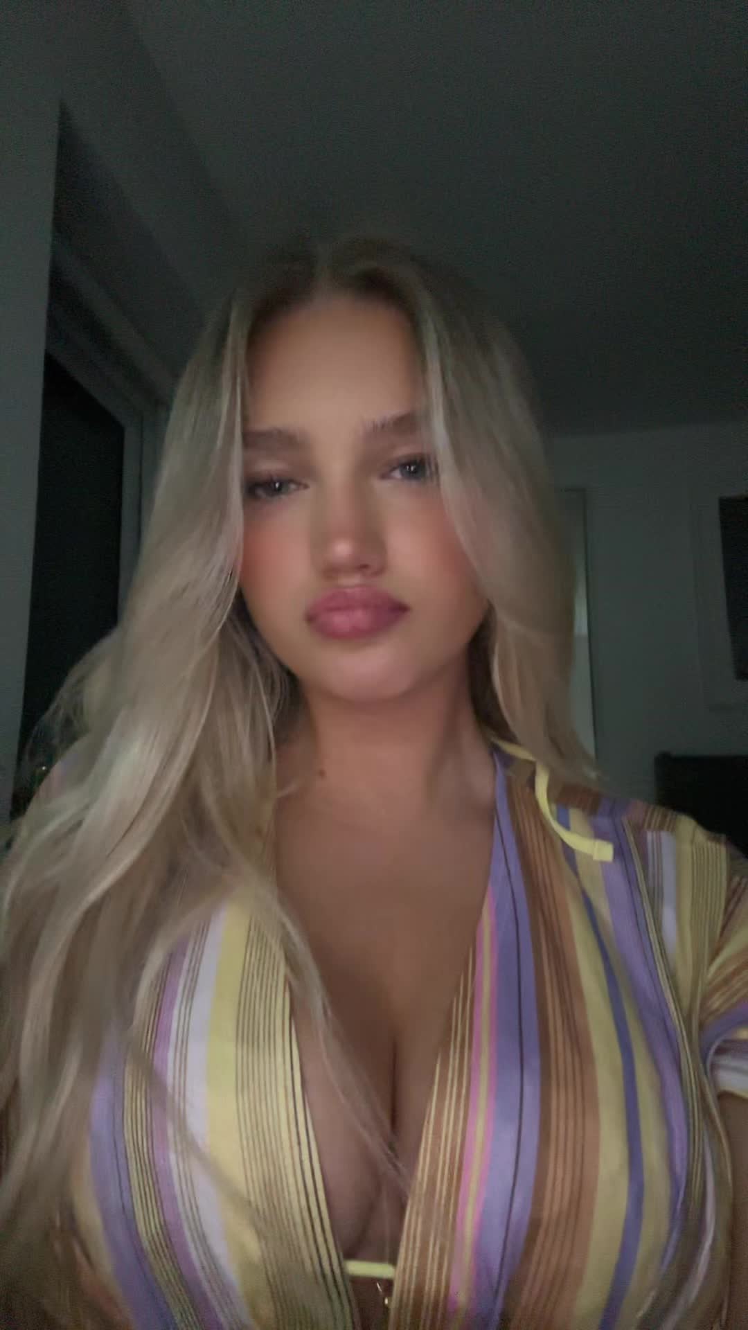 @Mia
