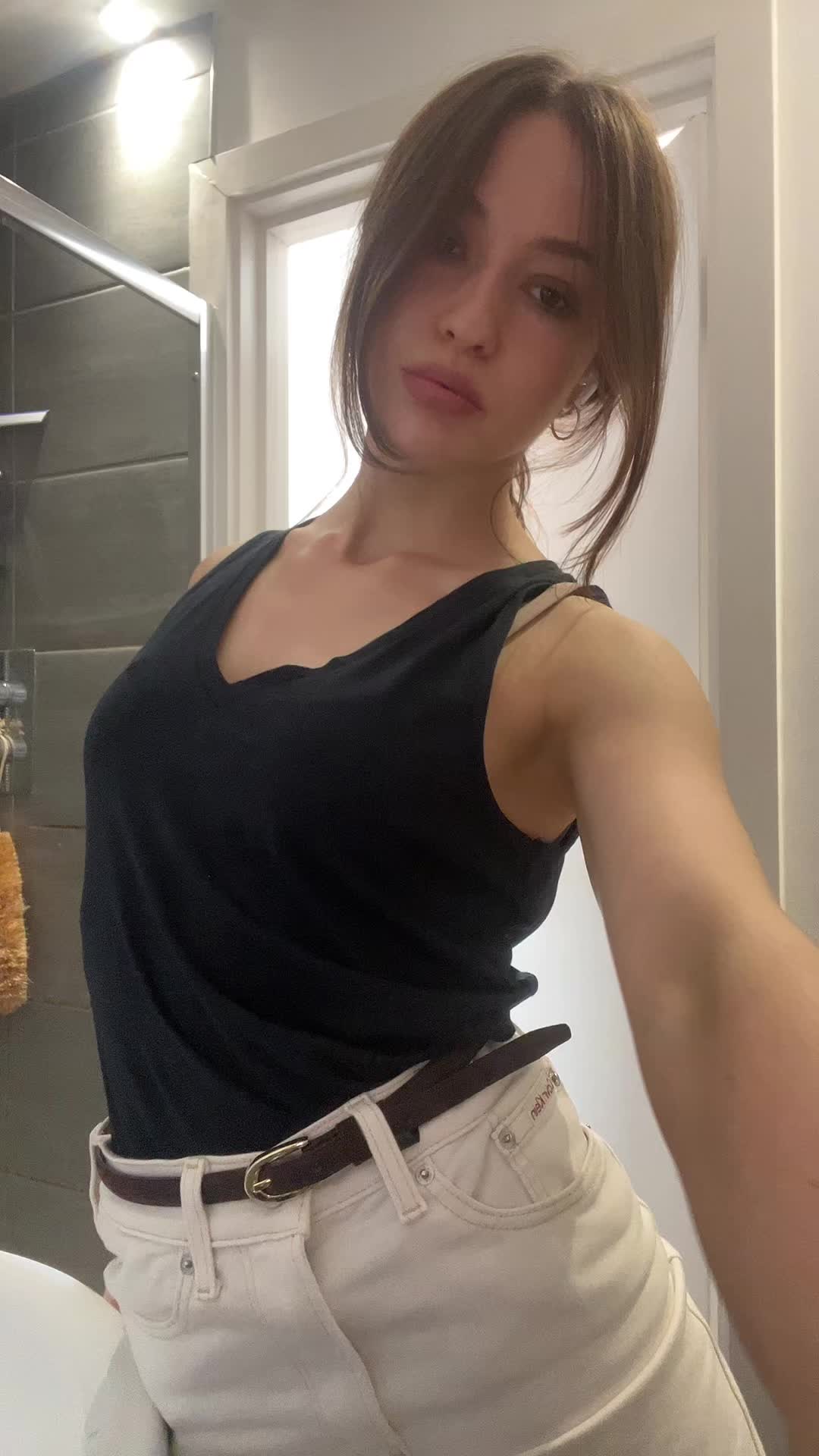 @ellalouiseclark