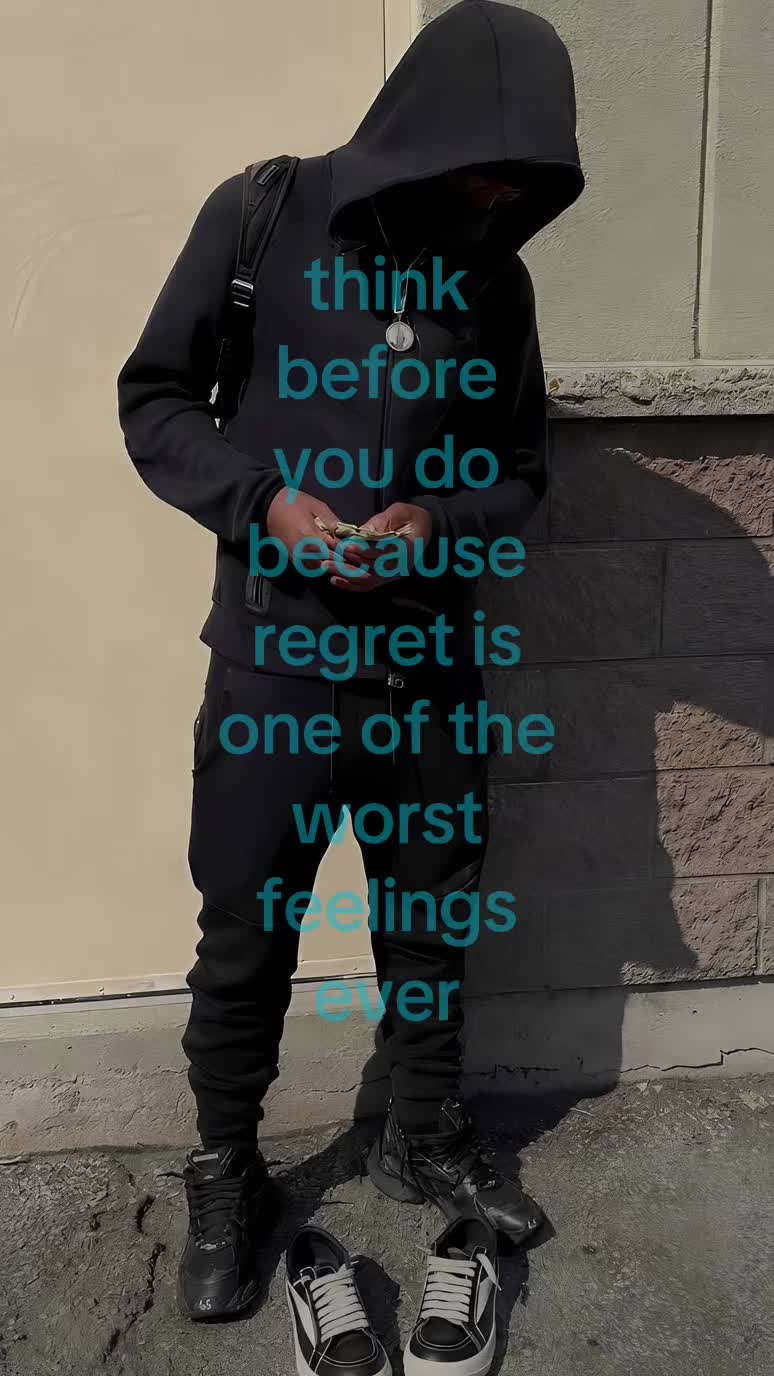 @🏄&zwj;♂️