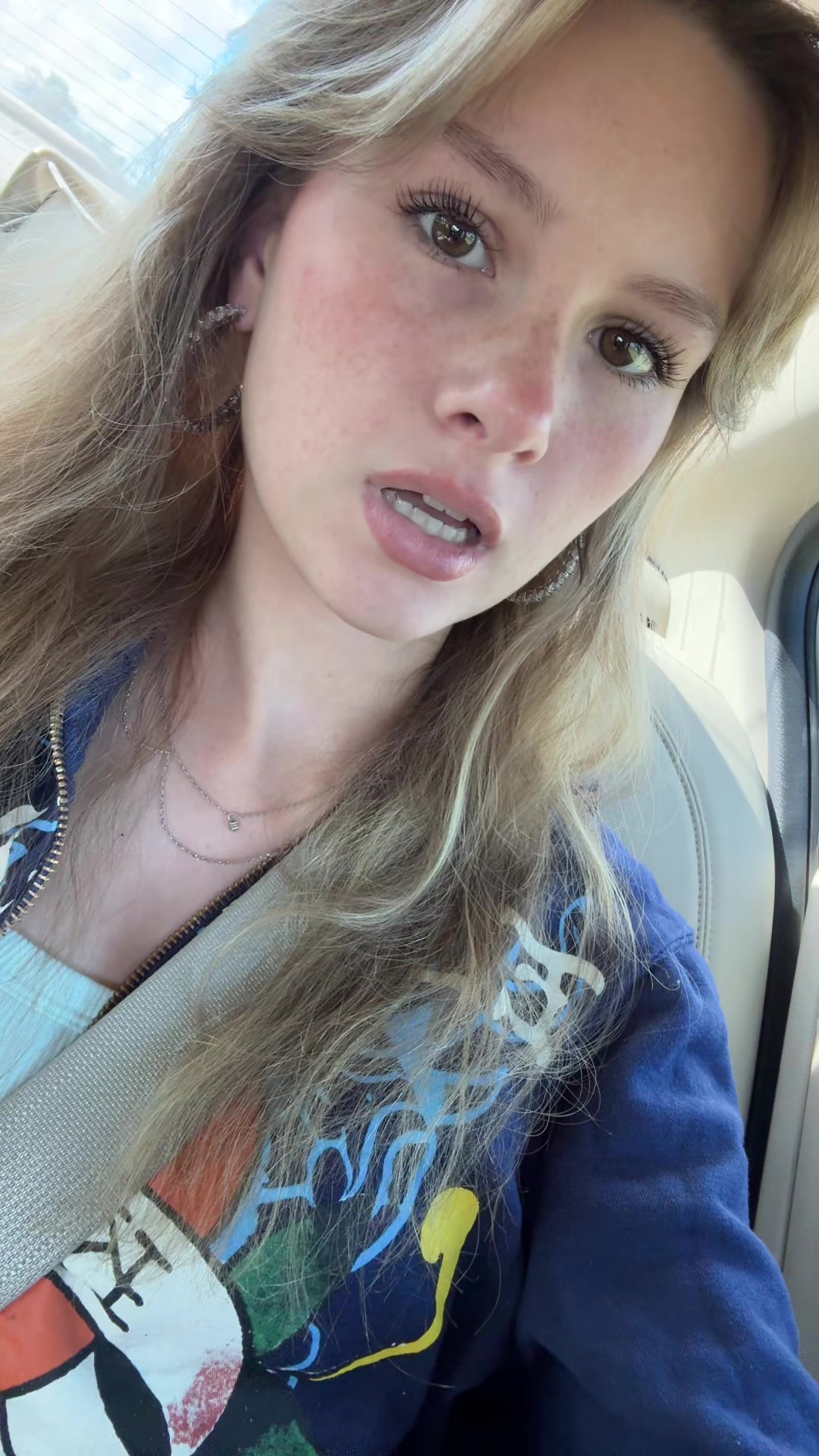 @chloeee