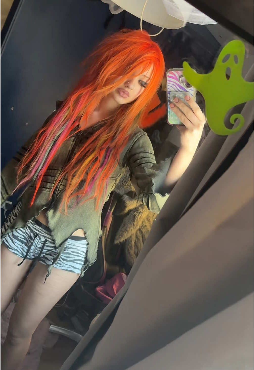 @⃟