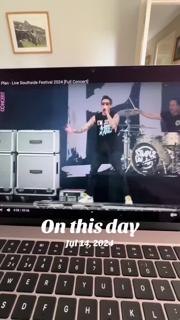 @AdzInTheEcho 🤘🏻