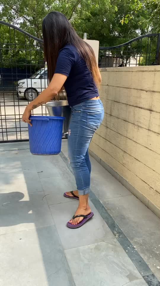 @PRIYANKA💫