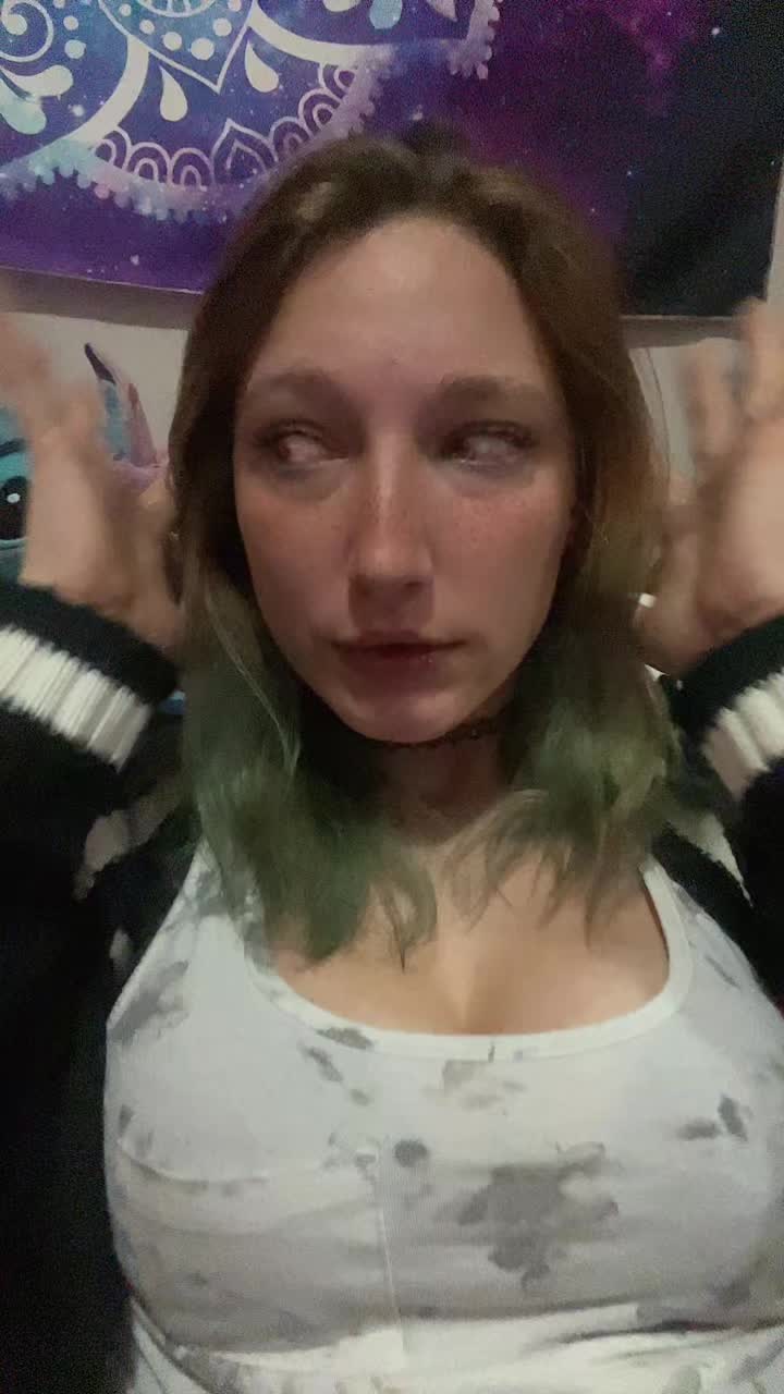 @𝐻𝑜𝓁𝓁𝓎𝒬𝓊𝒾𝓃𝓃