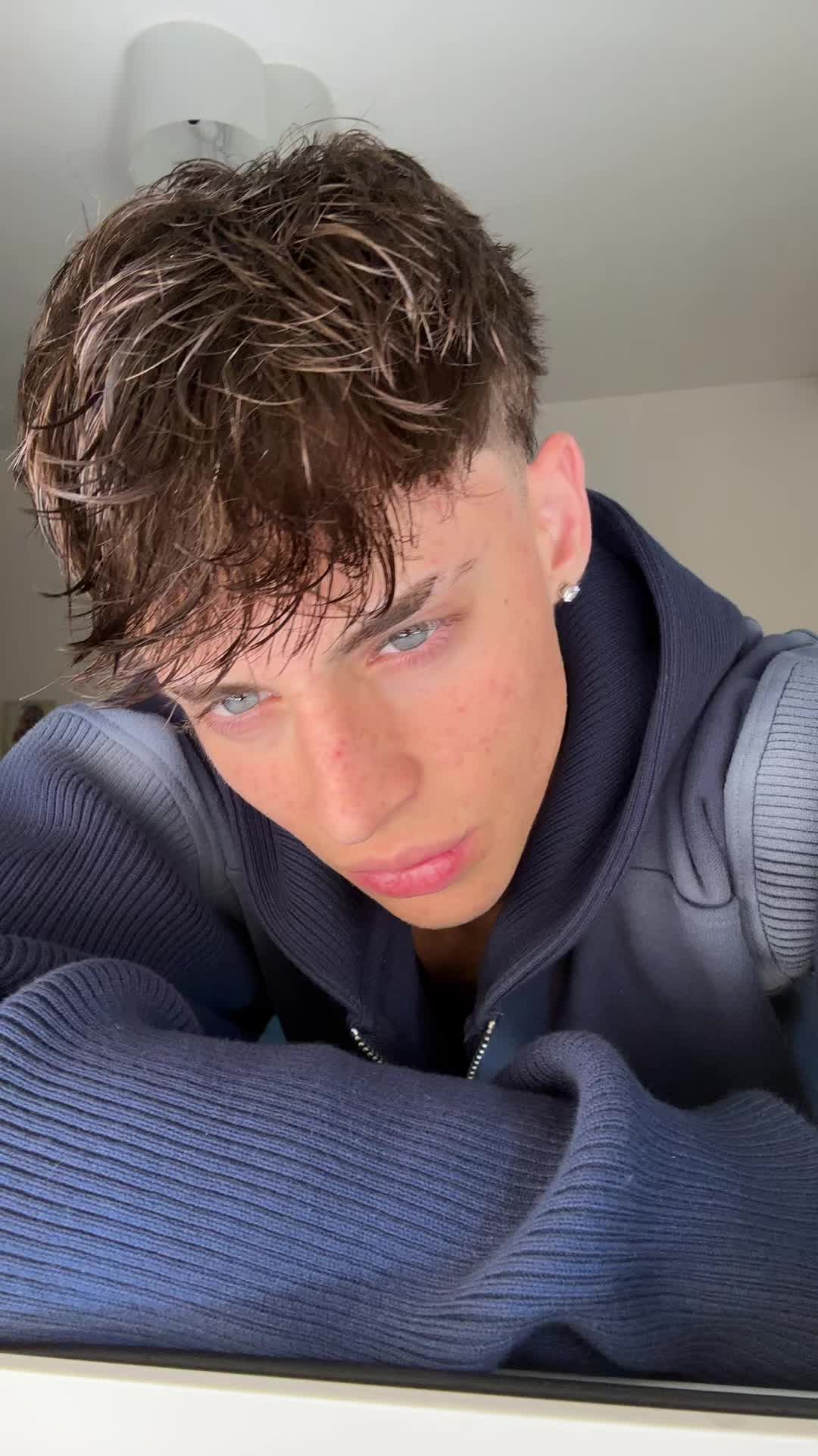 @𝑨 𝑳 𝑬 ♛