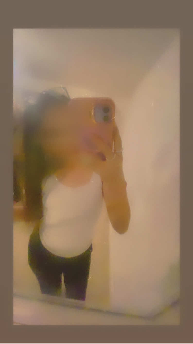 @𝐋𝐮𝐜𝐲 ᥫ᭡.
