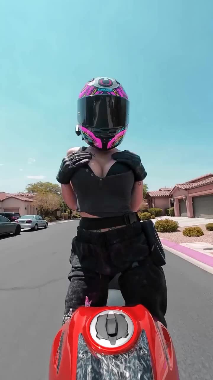 @Itskarlianne