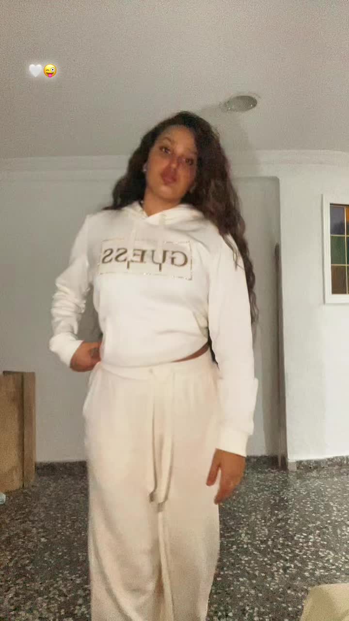 @adelina_7373