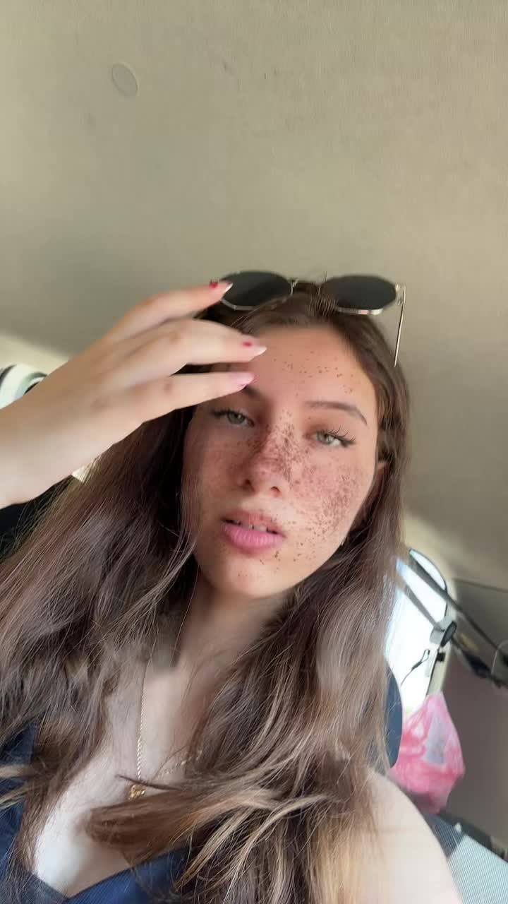 @Poli