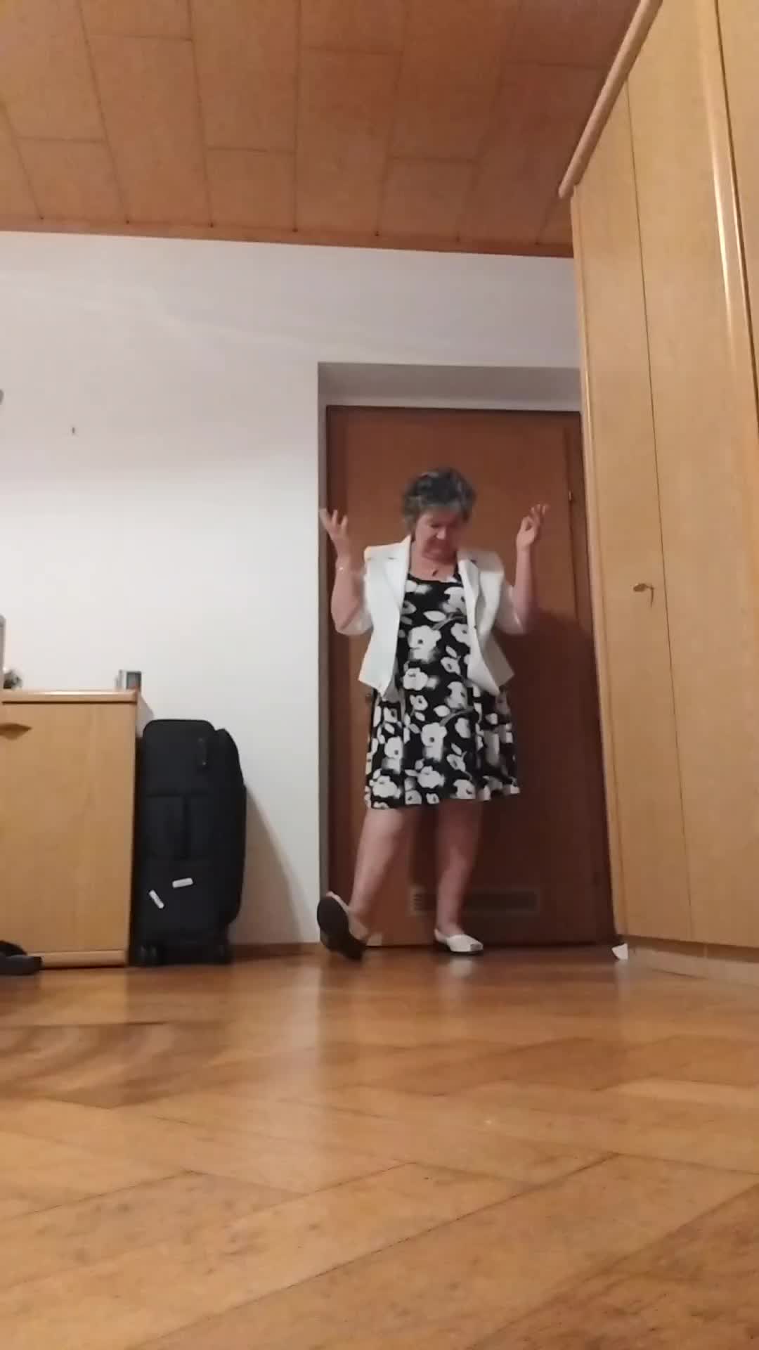 @Marika Marika