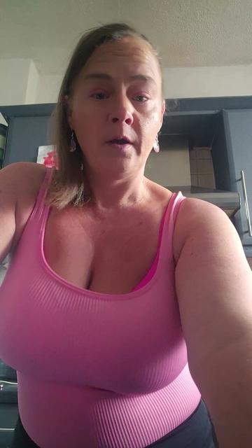 @queencrazykatiebear