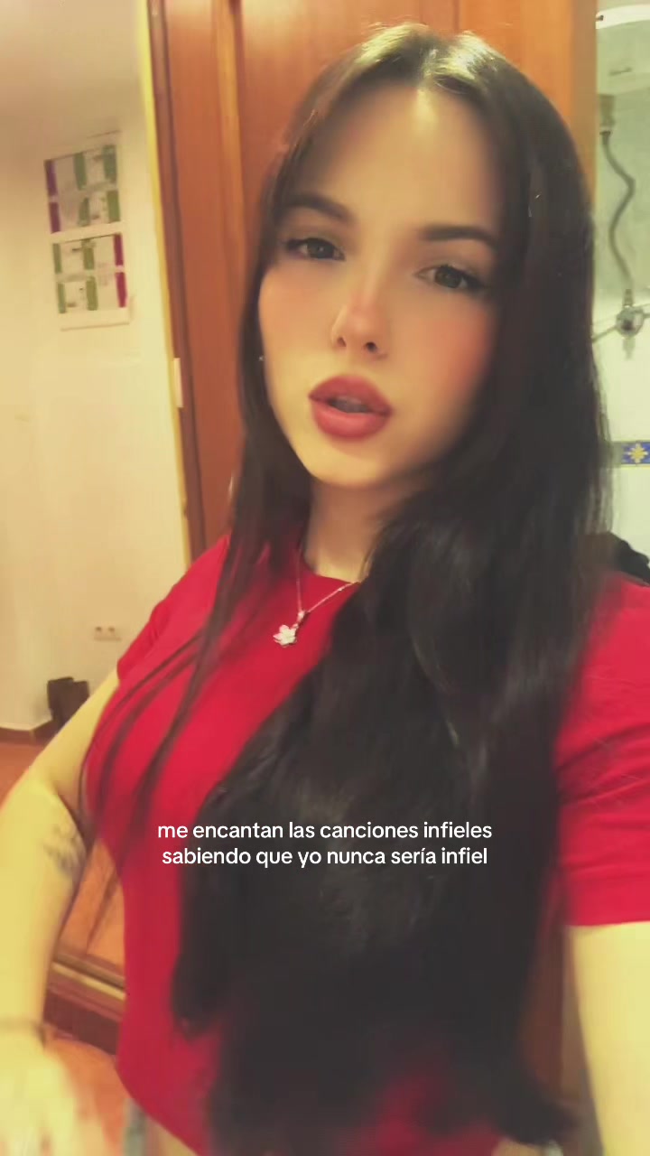 @__cclaaraa._