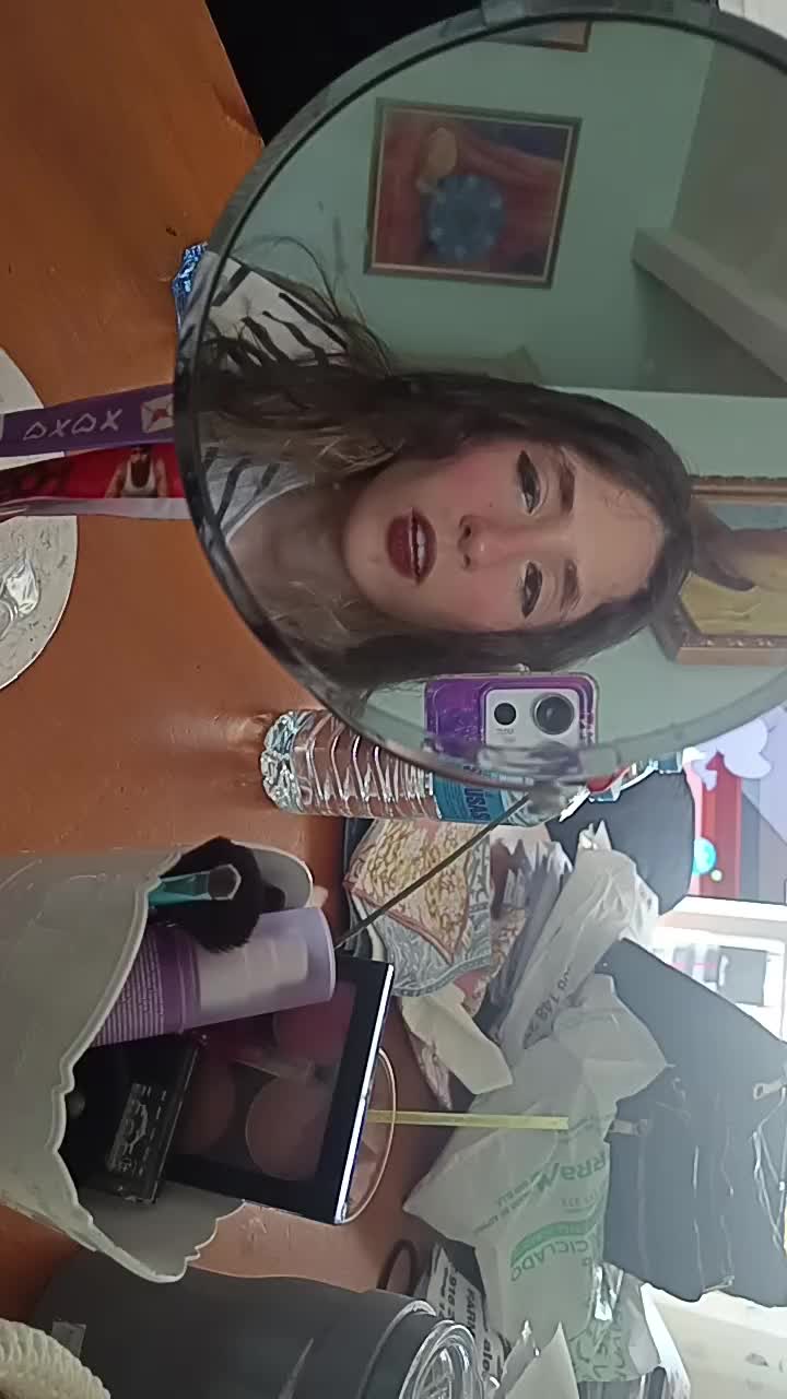 @la chica de la mirada matadora