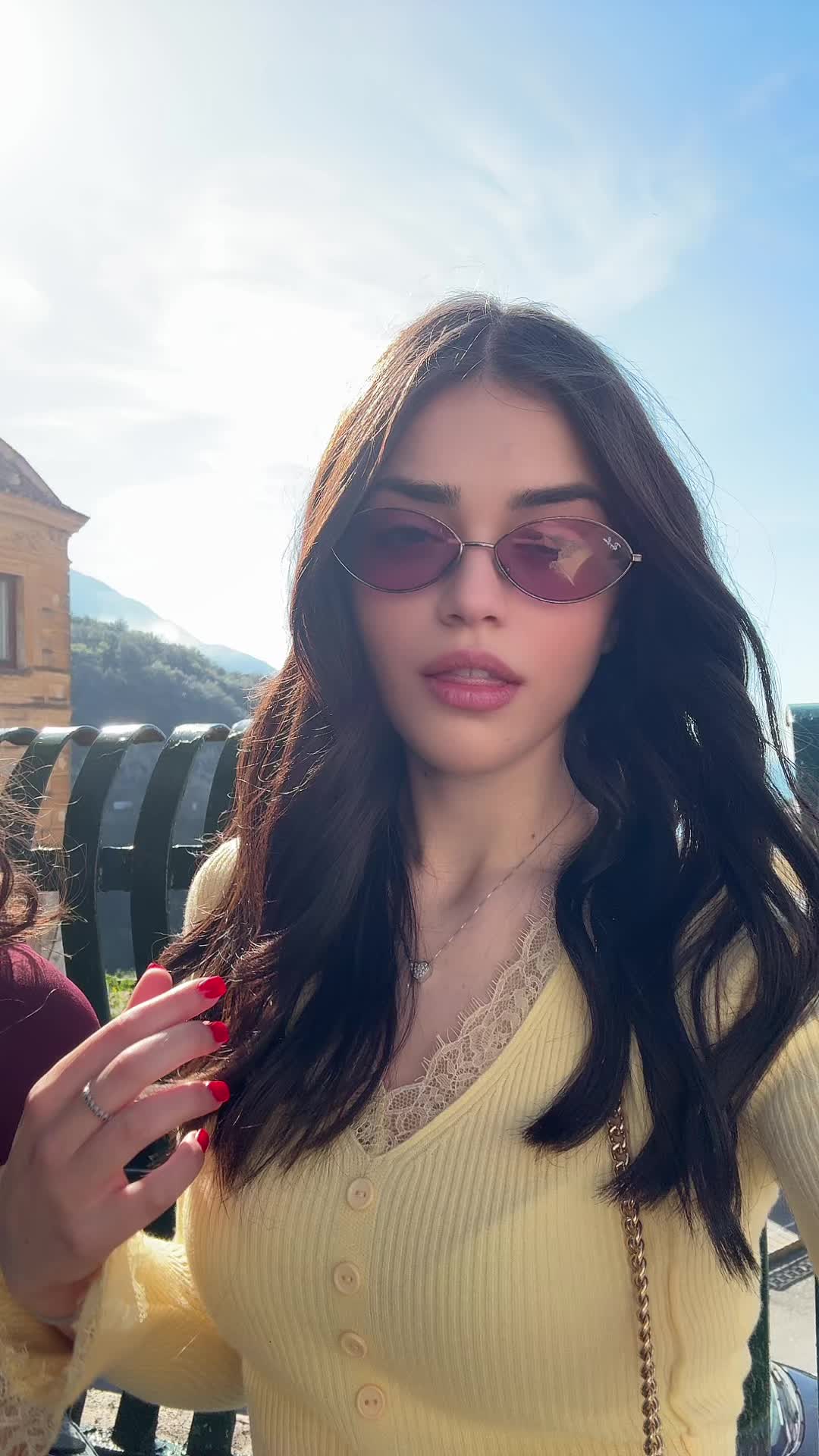 @Aurora____